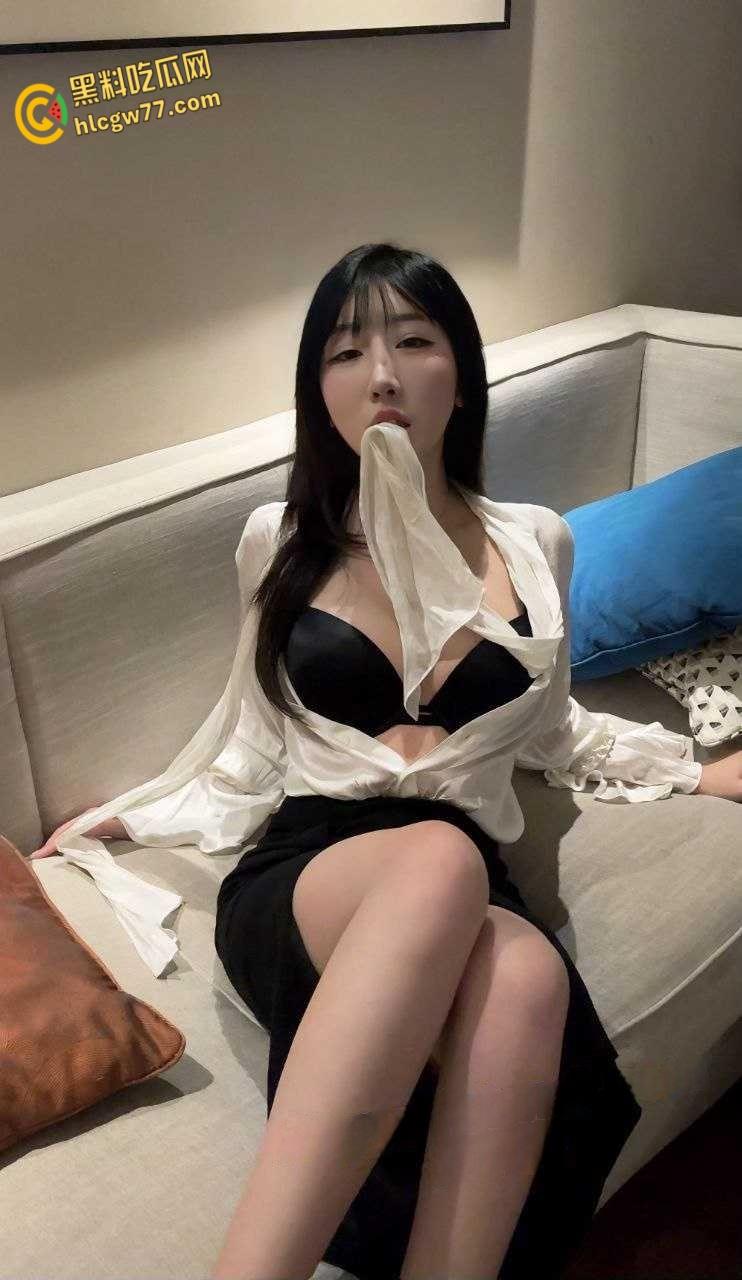 推特极品蜜桃臀少女 酣睡小熊 大秀巨乳肥臀身姿送出福利 海量视图资源疯传全网！  第2张