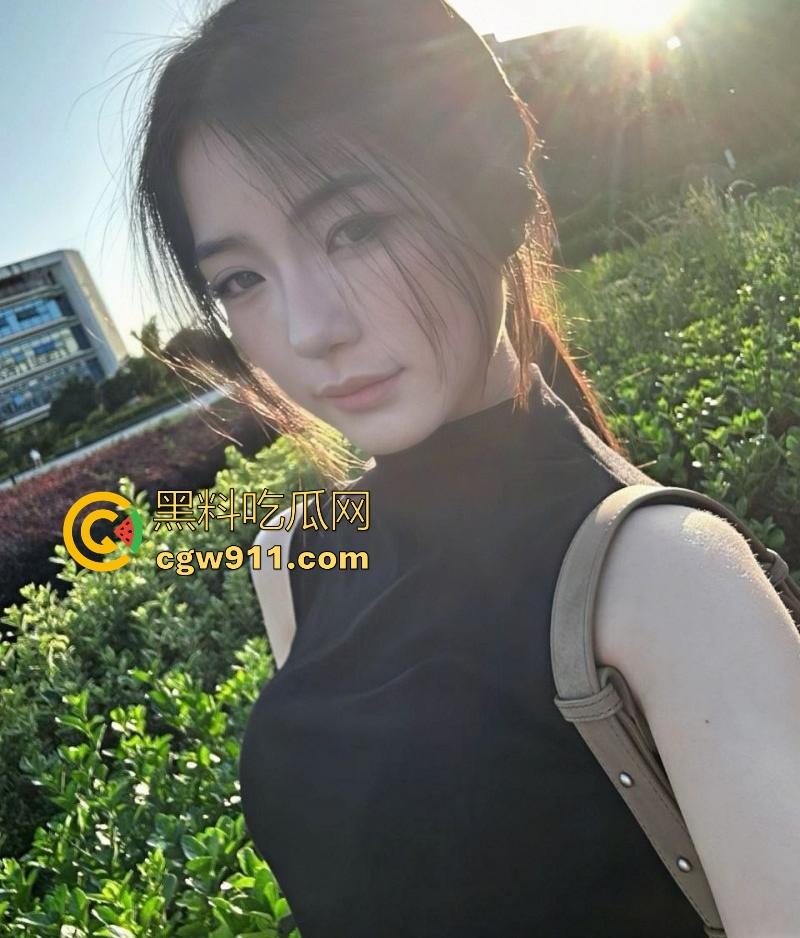 00后新婚夫妻不雅视频流出，清纯反差女神口技一流，床上骚劲十足，老公无套猛插骚穴，猛插得她浪叫连连！  第2张