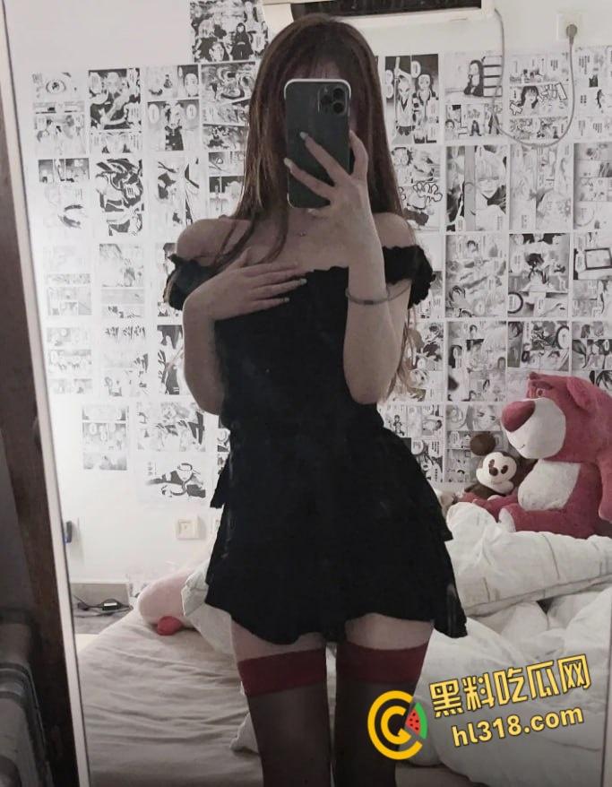 抖音网红【宥子柚】,高颜值母狗与榜一大哥激情做爱,粉嫩白虎小穴被插的白浆直流,第二天逼都肿了 ! 第3张 抖音网红【宥子柚】,高颜值母狗与榜一大哥激情做爱,粉嫩白虎小穴被插的白浆直流,第二天逼都肿了 ! 第3张