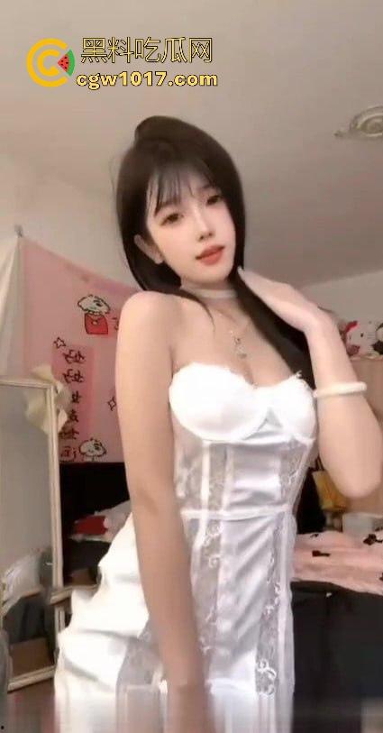 极品身材网黄博主【乖乖】自慰福利曝光，瘦美巨乳福利姬，黑丝蕾边骚舞点爆全场，粉嫩美穴被跳蛋填满，太顶了！  第2张