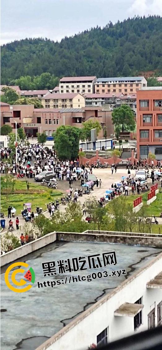 大瓜速递！江西贵溪特大伤人案现场视频流出 暴徒闯进校园狂杀老师和学生 血腥慎入  第5张