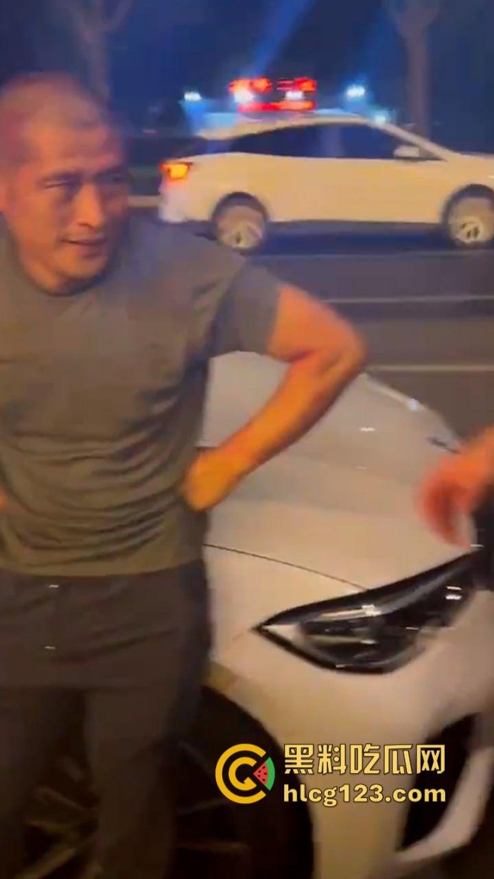 泰州两男子酒后互殴 重拳出击 脑袋都要开花了  第2张