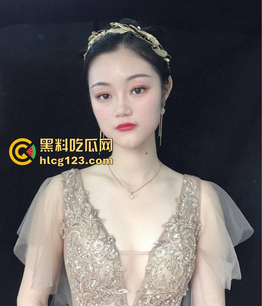 广州李平珊疯狂后入战情夫,肥臀高翘不止,叫声太撩人,白嫩肌肤欲罢不能! 第3张 广州李平珊疯狂后入战情夫,肥臀高翘不止,叫声太撩人,白嫩肌肤欲罢不能! 第3张