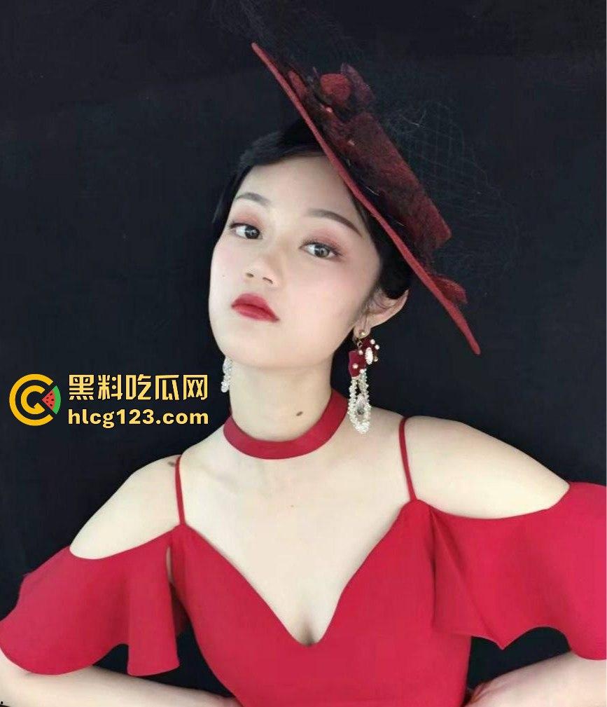 广州李平珊疯狂后入战情夫,肥臀高翘不止,叫声太撩人,白嫩肌肤欲罢不能! 第5张 广州李平珊疯狂后入战情夫,肥臀高翘不止,叫声太撩人,白嫩肌肤欲罢不能! 第5张