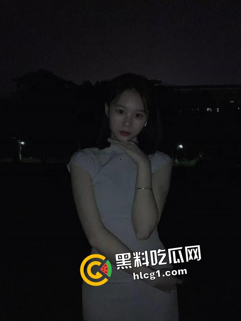 独家爆料！成都理工大学学妹拍私房  摄影师色心渐起叫学妹足交 学妹一脸不情愿 奈何给的太多了 第3张