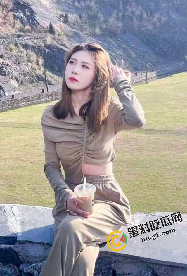 四川师范学院 女大学生『李欣颖』与炮友酒吧厕所口交 回酒店多体位爆操 性爱视频流出  第1张