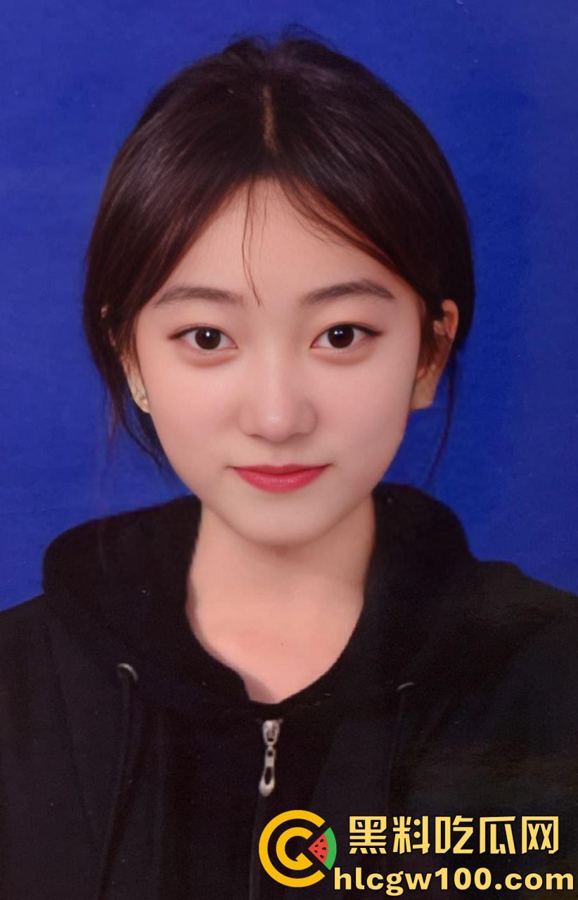 浙江外国语学院贫乳少女【张娜】，清纯外表内心放荡，花式骑乘放肆淫叫尽显放荡本性  第1张