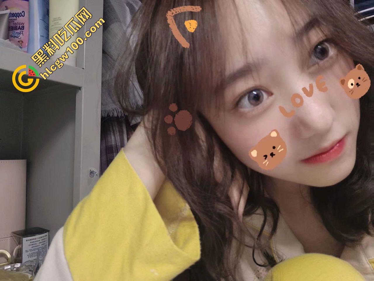 浙江外国语学院贫乳少女【张娜】，清纯外表内心放荡，花式骑乘放肆淫叫尽显放荡本性  第16张