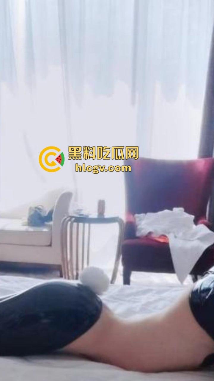 广州动漫星城厕所门事件，TScoser『鹅宝不是鹅』免费提供屁眼享受，男厕排队操！  第4张