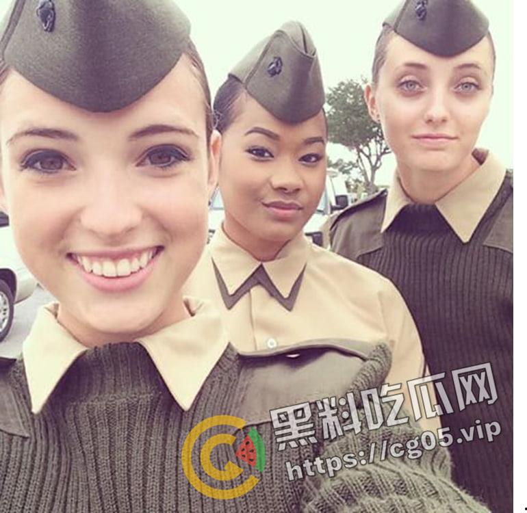 美国海军陆战队大洋妞反差婊 经受过部队专业训练的肉便器 我猜你的枪里没有子弹 因为已经被我榨干啦  第3张