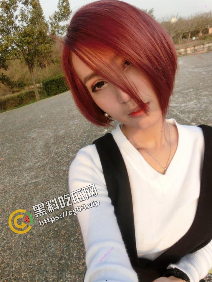 台湾情侣泄密  台中小有名气的美女模特 酒后瘫软无力 被眼镜男友录制性爱视频流出 第2张