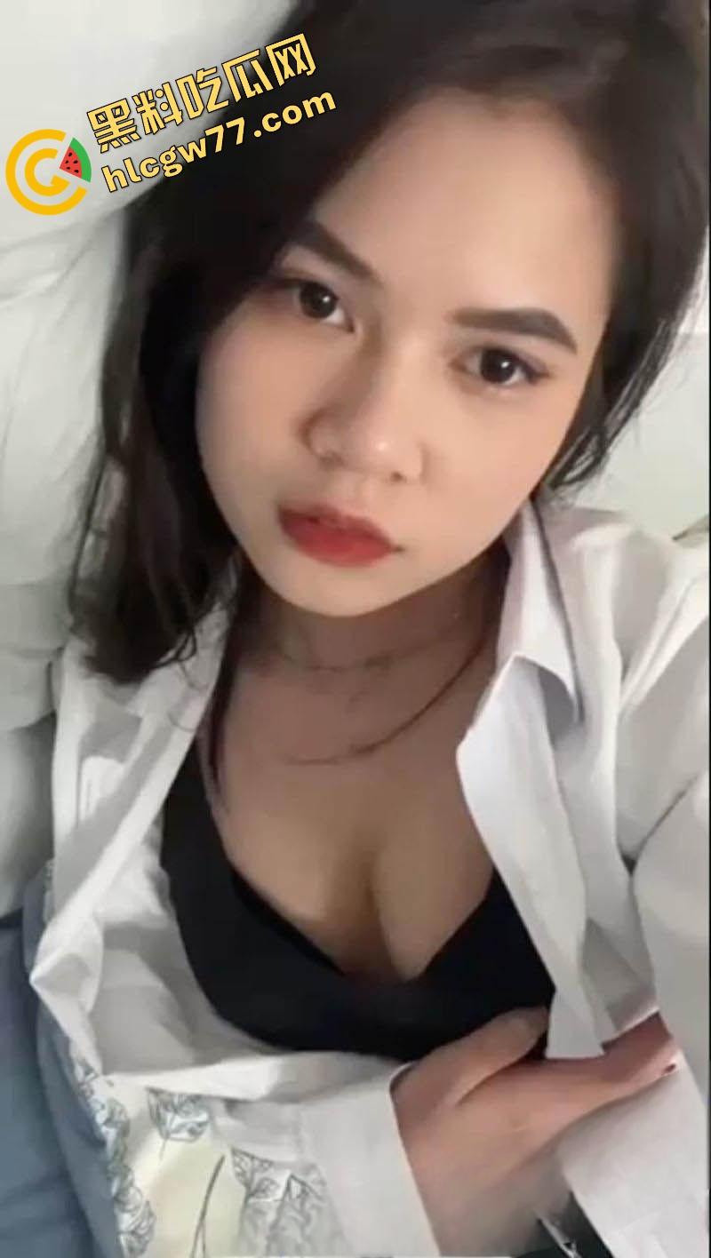 云南富宁极品野鸡『罗腼』痴迷3P想玩三洞塞满，回老家前骚话满天飞，想试试看双跳蛋爆穴通肠！  第3张