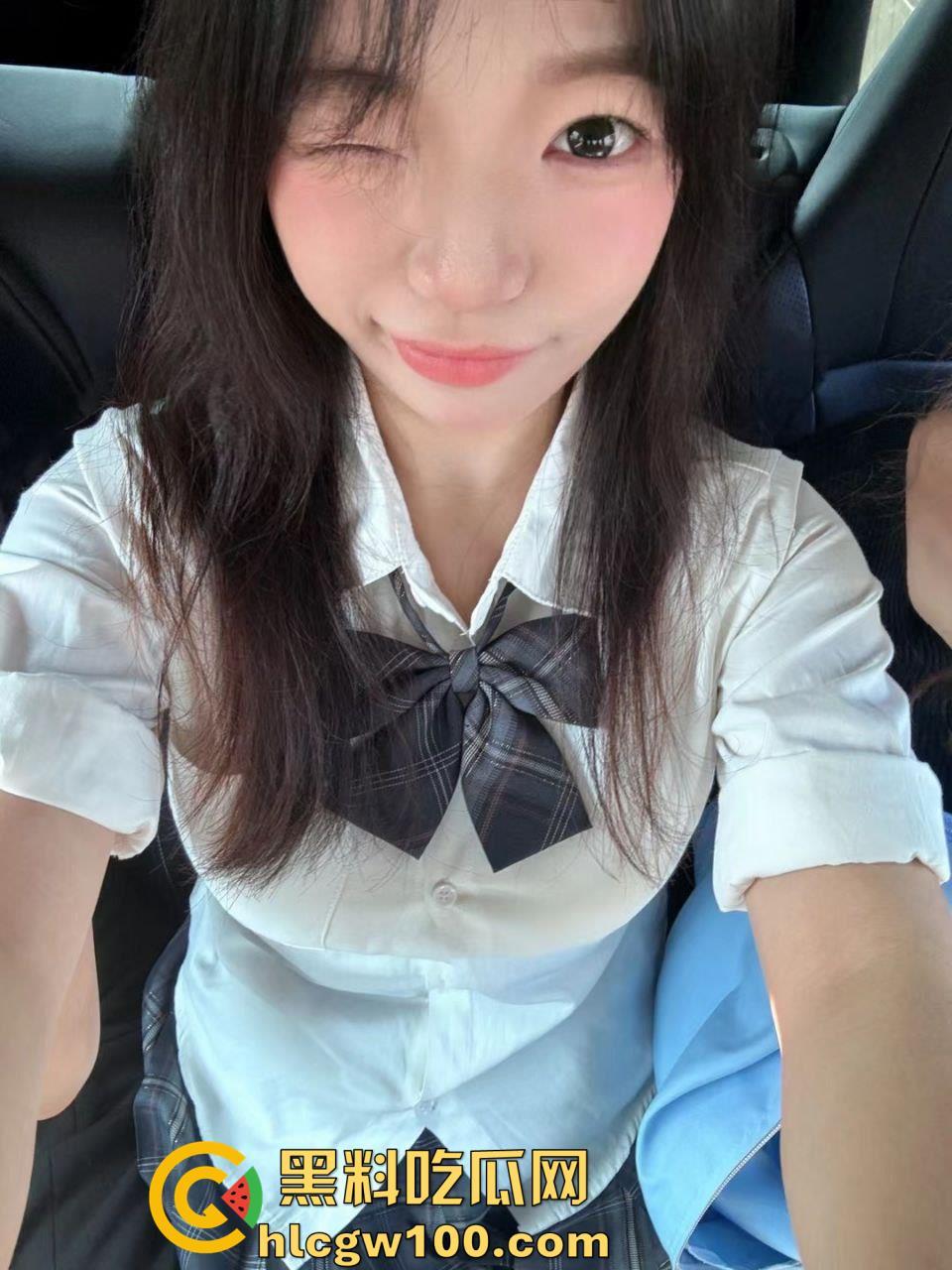 早年网黄高中生【艺芋圆】，高颜值极品身材二次元萝莉少女，公共场合玩刺激露出，退圈被扒  第2张