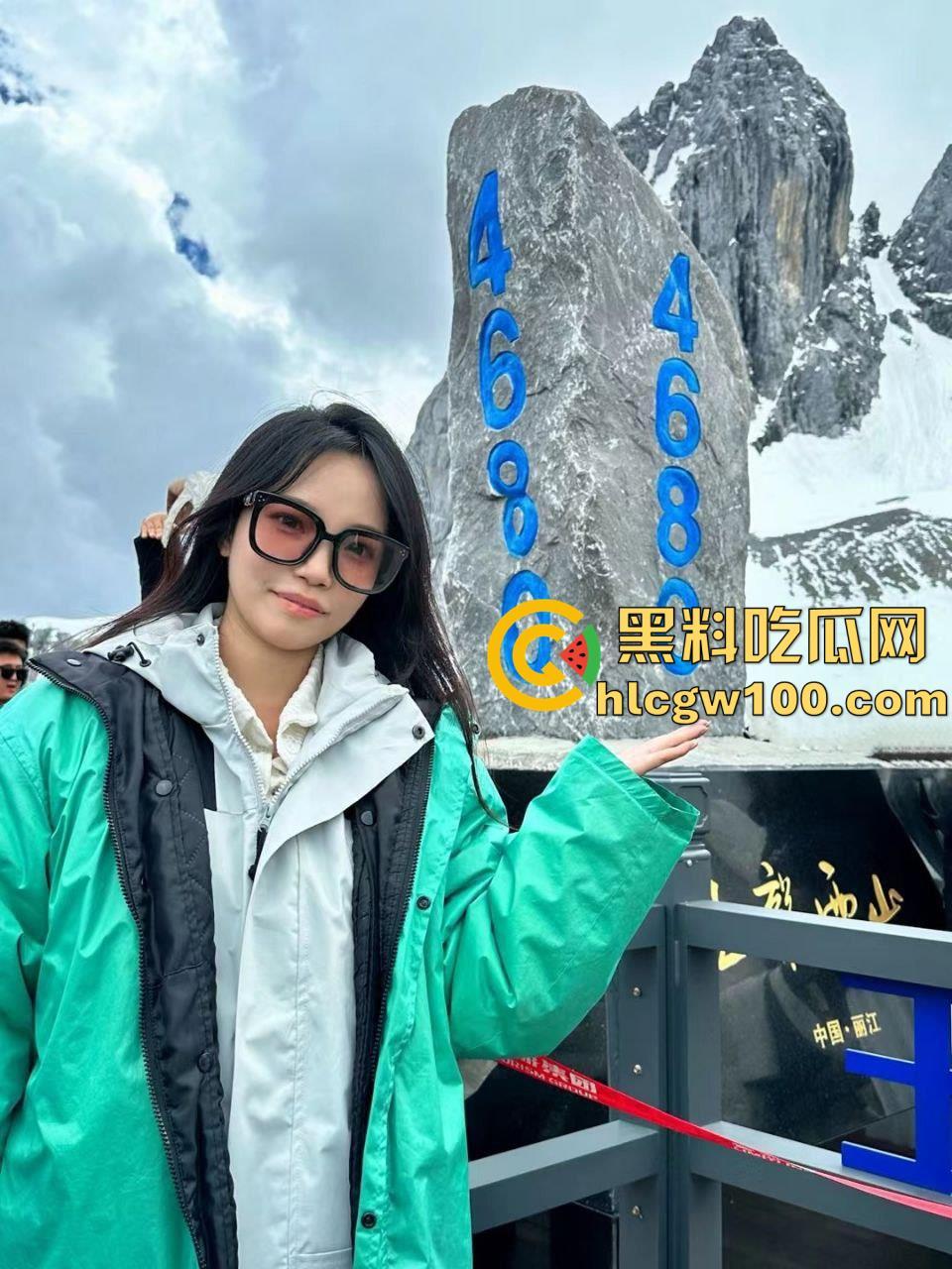 早年网黄高中生【艺芋圆】，高颜值极品身材二次元萝莉少女，公共场合玩刺激露出，退圈被扒  第4张