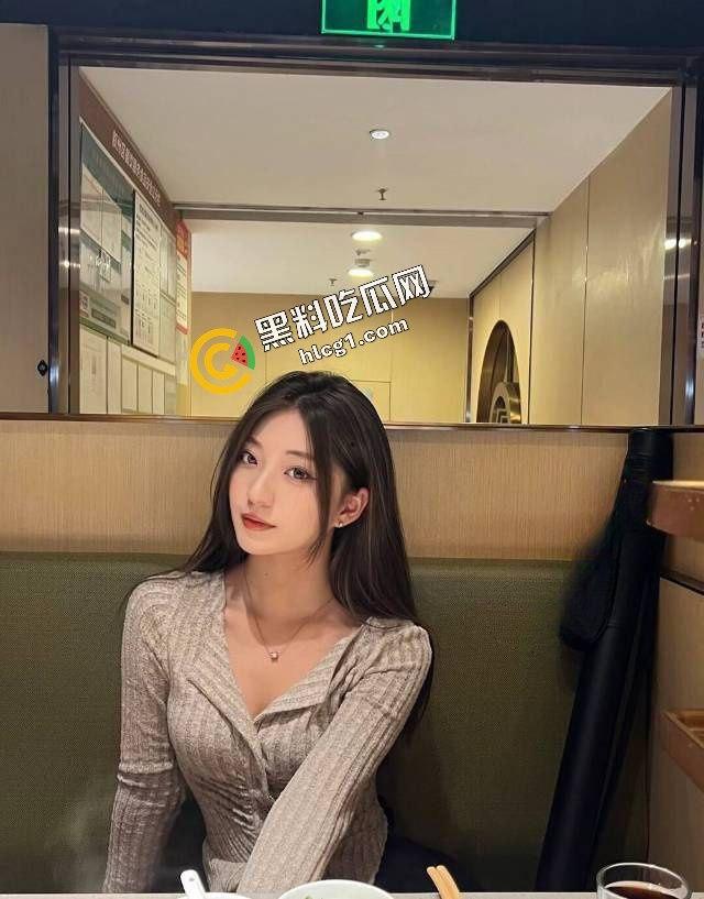 四川音乐学院舞蹈生『韩歆妍』口活堪比技师 装清纯不让拍脸 性爱视频流出  第2张