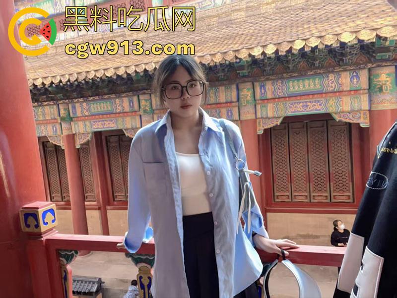 奶大就是硬道理,四川达州的骚货【王锦秀】,背着男友视频露出大奶给金主看,这奶子做爱时绝对能晃起飞了! 第5张 奶大就是硬道理,四川达州的骚货【王锦秀】,背着男友视频露出大奶给金主看,这奶子做爱时绝对能晃起飞了! 第5张