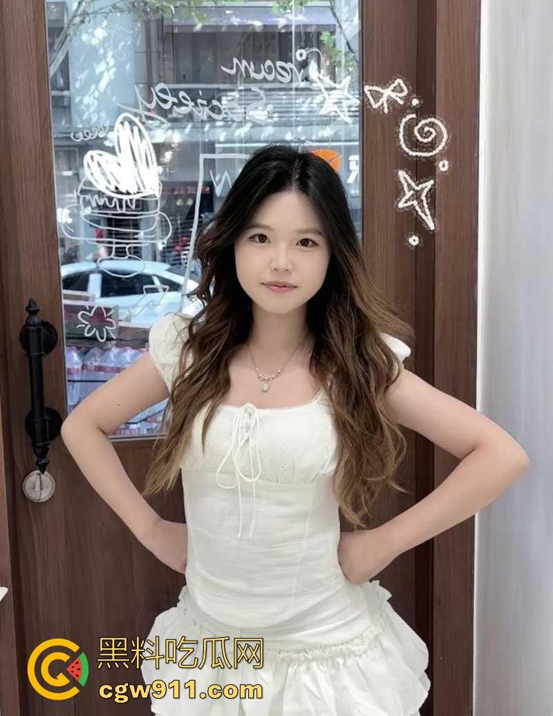 天津大学高颜值女大【李思莹】被男友玩成贴身性宠，逛街被拽进厕所扒光猛操，约炮露脸舔屌，敏感肉体随时待操！  第2张