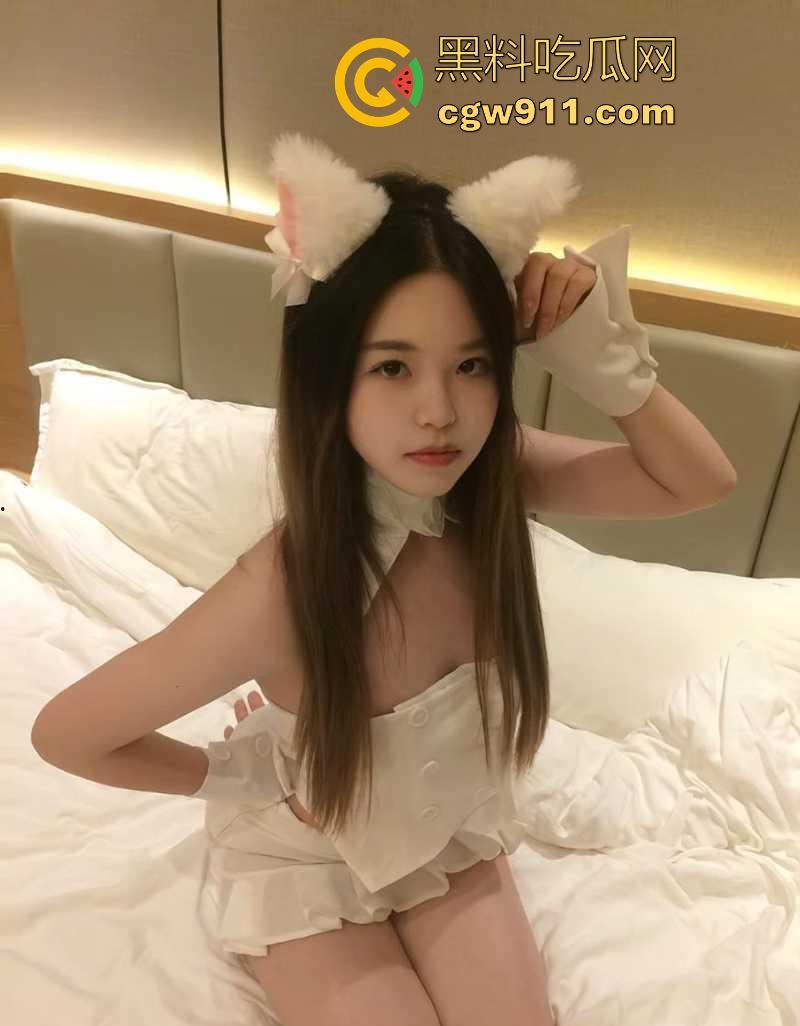 天津大学高颜值女大【李思莹】被男友玩成贴身性宠，逛街被拽进厕所扒光猛操，约炮露脸舔屌，敏感肉体随时待操！  第4张