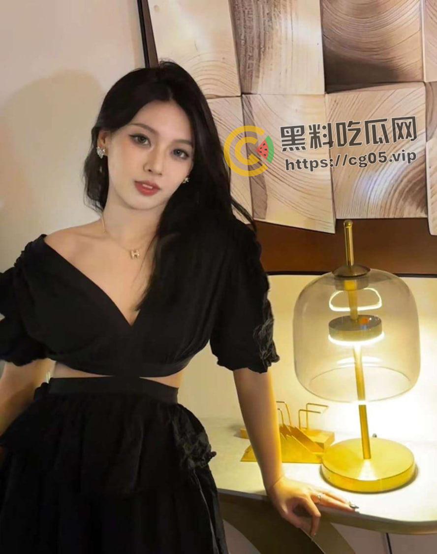 福建泉州大学生 张钰涵 音乐舞蹈学院肥臀母狗 欠操欠轮欠调教 最喜欢被狠狠扇屁股 私密视频被男友流出  第1张