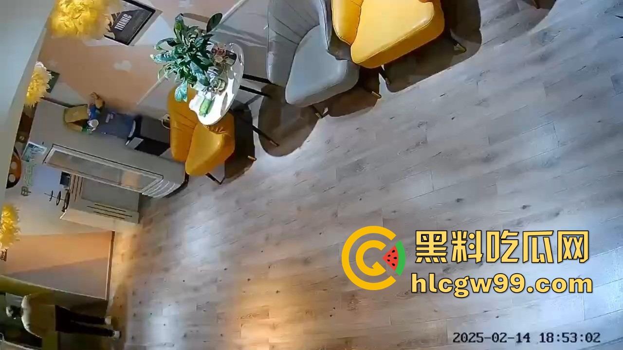 湖北大学研究生【封曦月】竟敢在私人影院强行猥亵，差点霸王硬上弓把人强奸，老板及时救场！  第7张