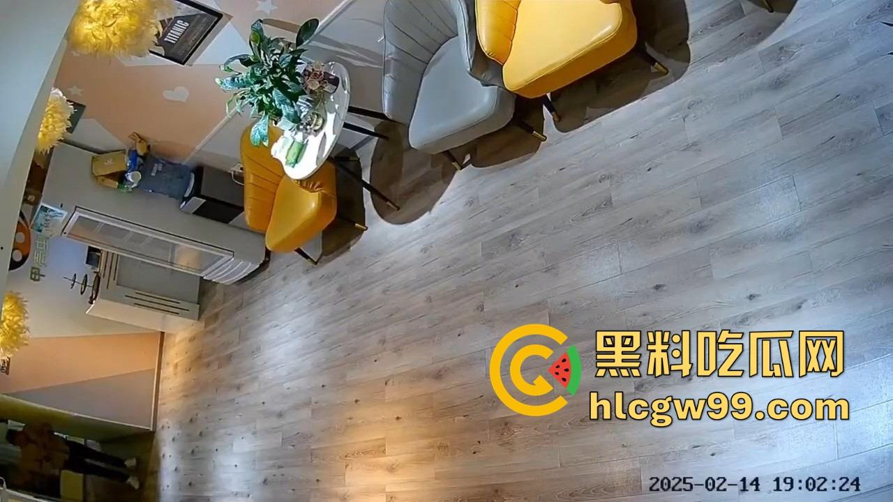 湖北大学研究生【封曦月】竟敢在私人影院强行猥亵，差点霸王硬上弓把人强奸，老板及时救场！  第10张