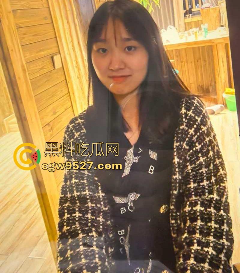 湖南师范学院00后【李小晴】做爱视频被男友曝光，巨乳翘臀画面露骨火辣，喜欢后入猛干淫水四溅！  第3张