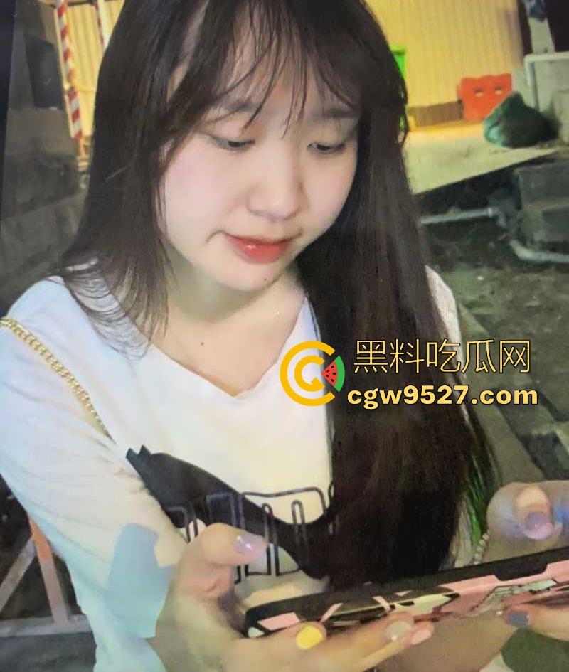 湖南师范学院00后【李小晴】做爱视频被男友曝光，巨乳翘臀画面露骨火辣，喜欢后入猛干淫水四溅！  第6张