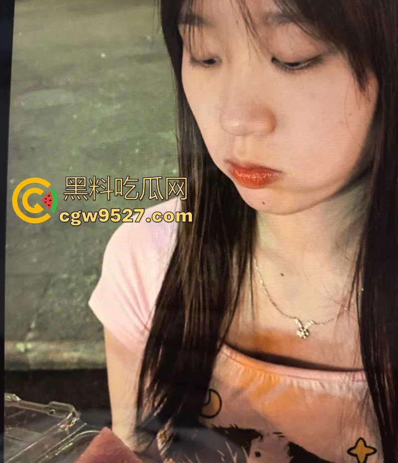 湖南师范学院00后【李小晴】做爱视频被男友曝光，巨乳翘臀画面露骨火辣，喜欢后入猛干淫水四溅！  第8张