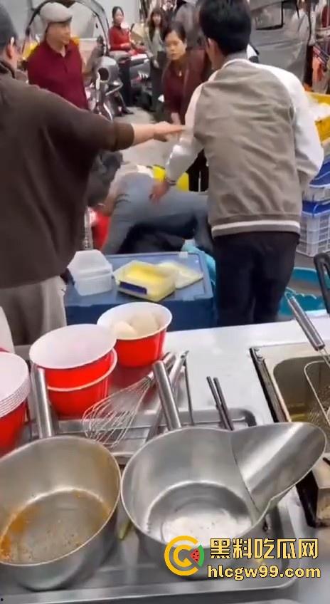 广东汕头潮阳西胪市场因生意太曝火而遭同行报复,现当事人已进医院,现场惨烈曝光! 第8张 广东汕头潮阳西胪市场因生意太曝火而遭同行报复,现当事人已进医院,现场惨烈曝光! 第8张