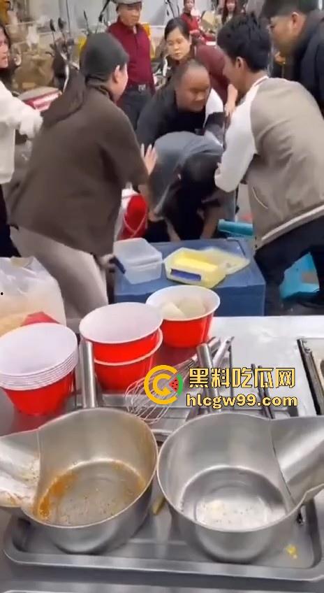 广东汕头潮阳西胪市场因生意太曝火而遭同行报复,现当事人已进医院,现场惨烈曝光! 第9张 广东汕头潮阳西胪市场因生意太曝火而遭同行报复,现当事人已进医院,现场惨烈曝光! 第9张