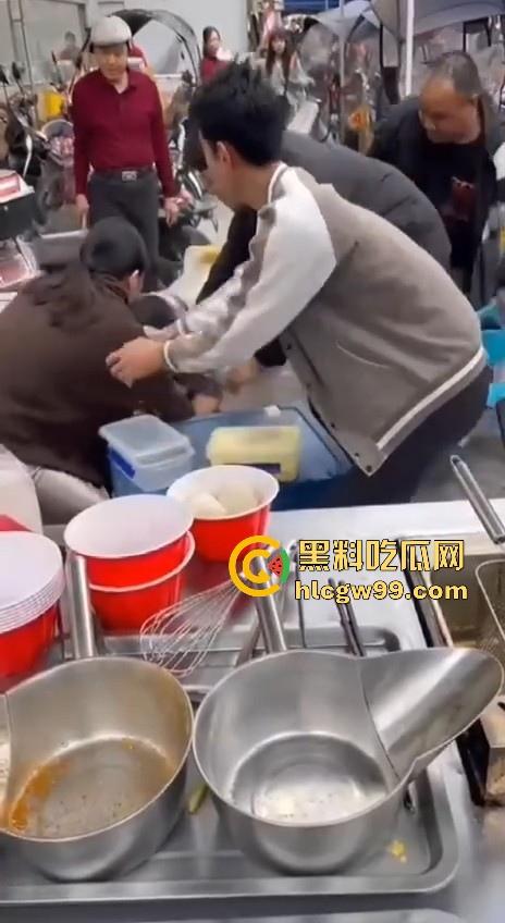 广东汕头潮阳西胪市场因生意太曝火而遭同行报复,现当事人已进医院,现场惨烈曝光! 第10张 广东汕头潮阳西胪市场因生意太曝火而遭同行报复,现当事人已进医院,现场惨烈曝光! 第10张