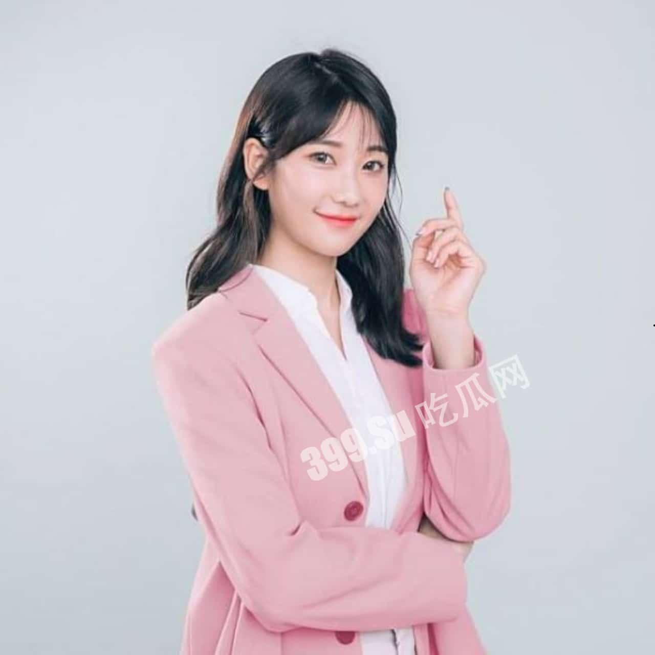 台湾 YouTuber 爱莉莎莎 坐拥123万粉丝油管人气主播爱莉莎莎今日在一场温泉直播走光露点上热搜  第8张