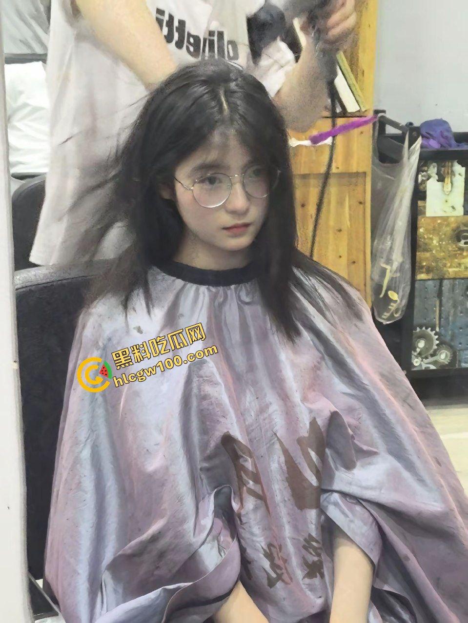 达州高级语文中学反差骚货眼镜妹『空灵』高考失利复读 压力大放假约炮大哥开房做爱！原创独家曝光流出！  第3张