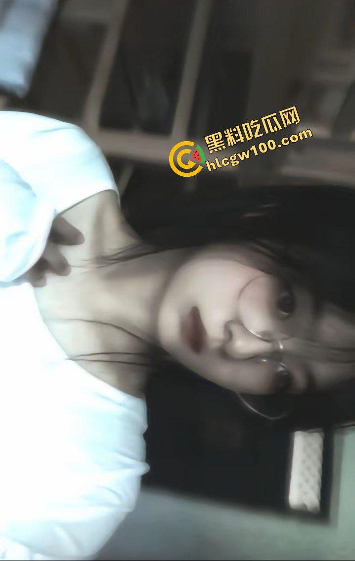 达州高级语文中学反差骚货眼镜妹『空灵』高考失利复读 压力大放假约炮大哥开房做爱！原创独家曝光流出！  第5张