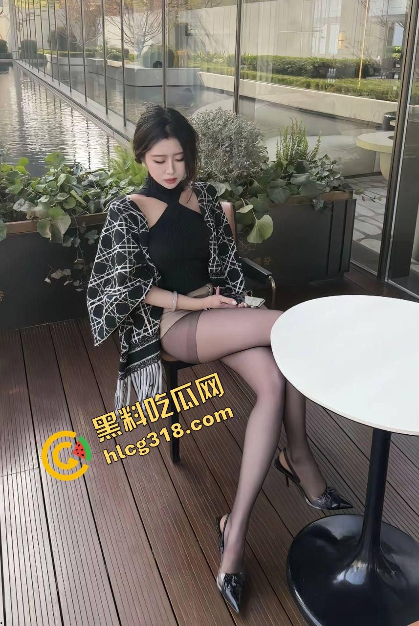 徐州鸡巴术惊呆全网，12cm鸡巴带上战神套套直接变20cm，黑丝母狗被操得喷水求饶！  第1张