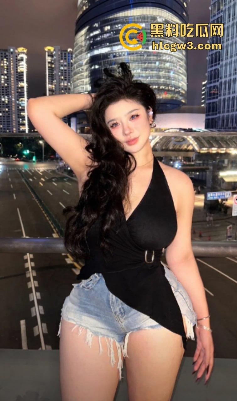 独家爆料！抖音25万粉丝网红 巨乳骚鸡【selianacloa】大尺度私拍福利视频流出  第2张