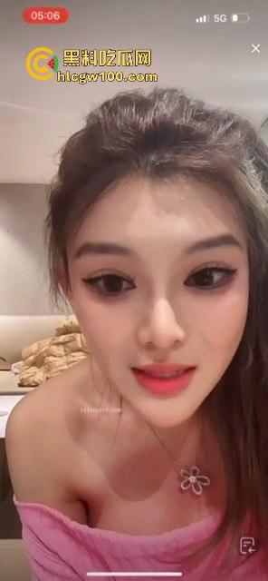 抖音颜值网红【唐晴】擦边直播录屏曝光，每送个跑车飞机就弯腰漏出大奶感谢金主，流量拉满。  第7张