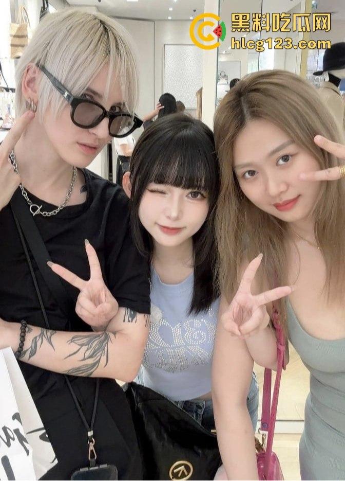 B站百万粉丝UP主『六二二同学』露脸自慰视频曝光！国内是cos国外福利姬，高潮喷白浆！  第4张