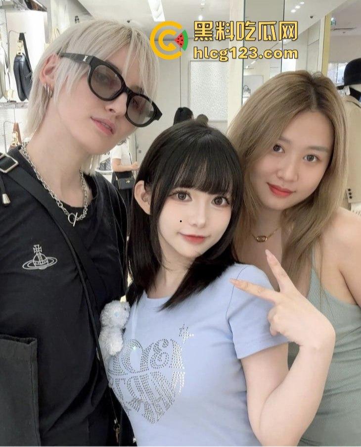 B站百万粉丝UP主『六二二同学』露脸自慰视频曝光！国内是cos国外福利姬，高潮喷白浆！  第12张