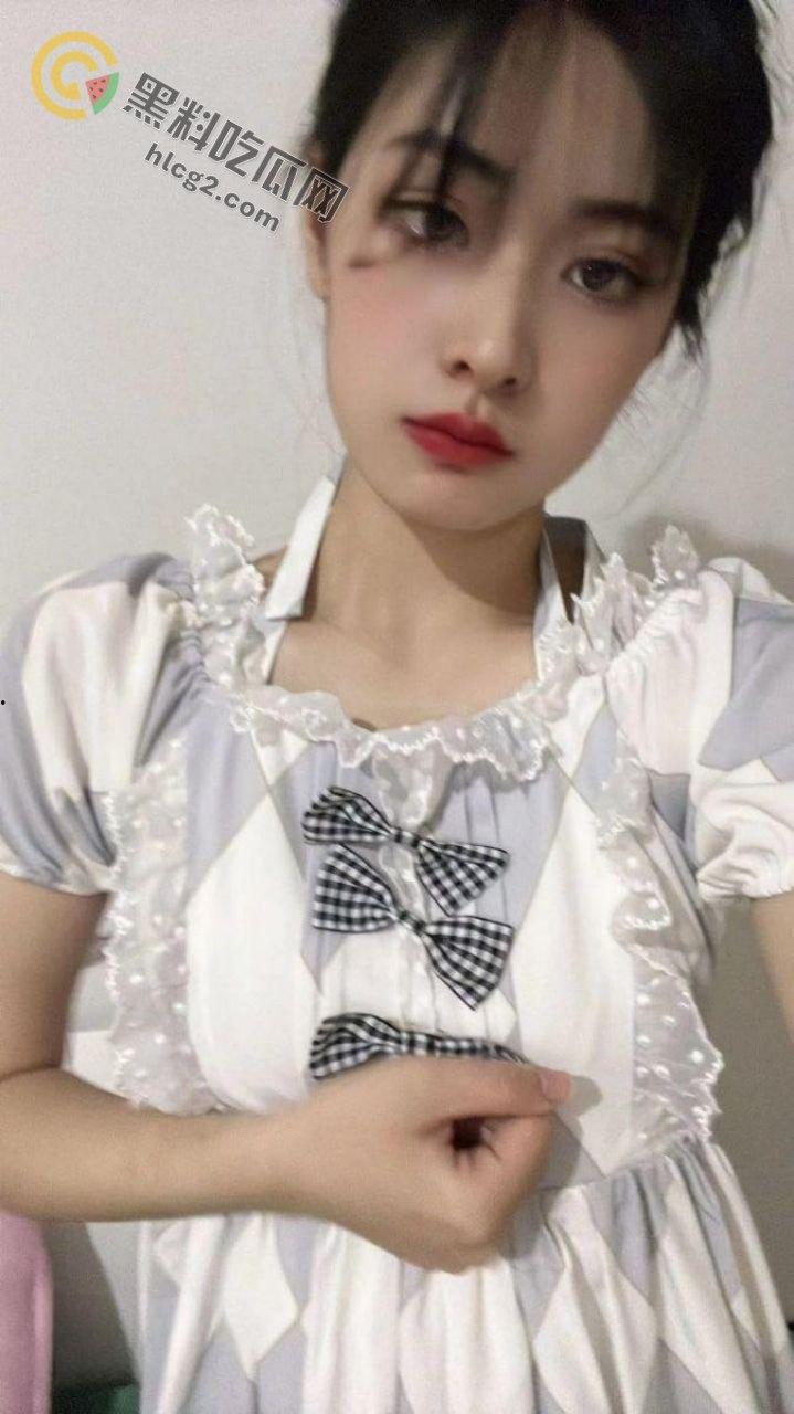 重庆黑森林小骚货与男人做爱视频意外流出!学妹借电脑竟引发全网狂潮! 第2张 重庆黑森林小骚货与男人做爱视频意外流出!学妹借电脑竟引发全网狂潮! 第2张