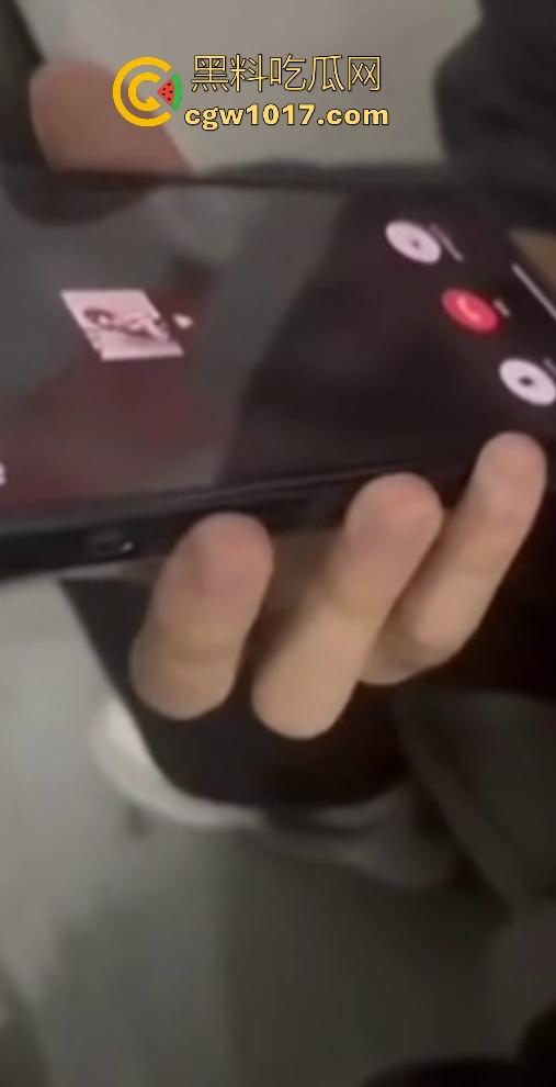 东莞电子科技学校女友【钟幸】出轨，四川男友千里之外打语音被绿茶婊戴帽，还嘲讽说兄弟这叫声还没之前骚！  第2张