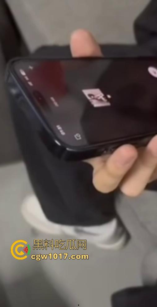 东莞电子科技学校女友【钟幸】出轨，四川男友千里之外打语音被绿茶婊戴帽，还嘲讽说兄弟这叫声还没之前骚！  第3张