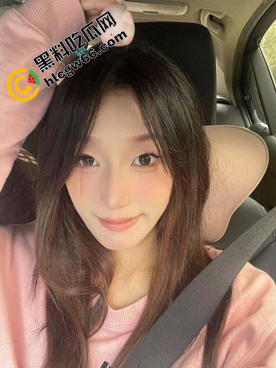 洛阳【田茗敏】骚出天际，护士装黑丝小夹子伺候男友，床上翻花样整活，小穴抽插到床单透湿！  第2张