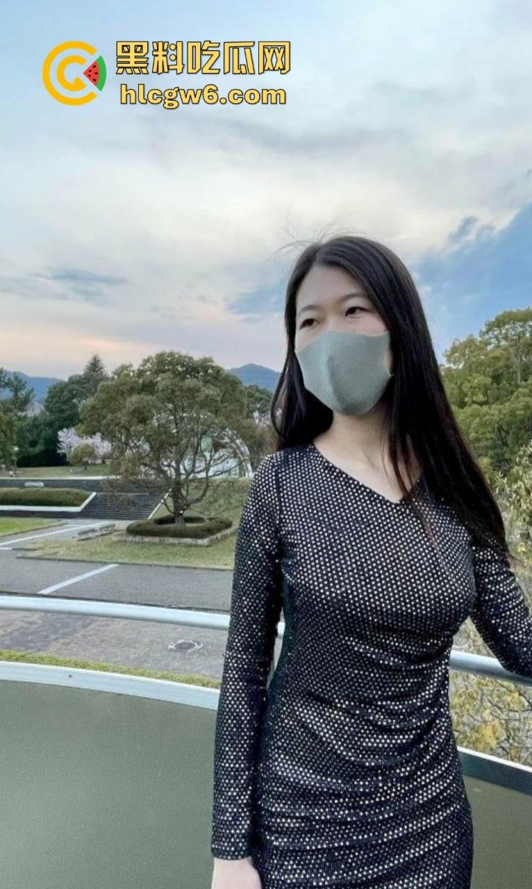 黑丝少妇【米妮】情趣制服姿势解锁！OnlyFans骚浪女王秀美腿，一双黑丝长腿看得人血压飙升，鸡巴直接站满分！  第16张