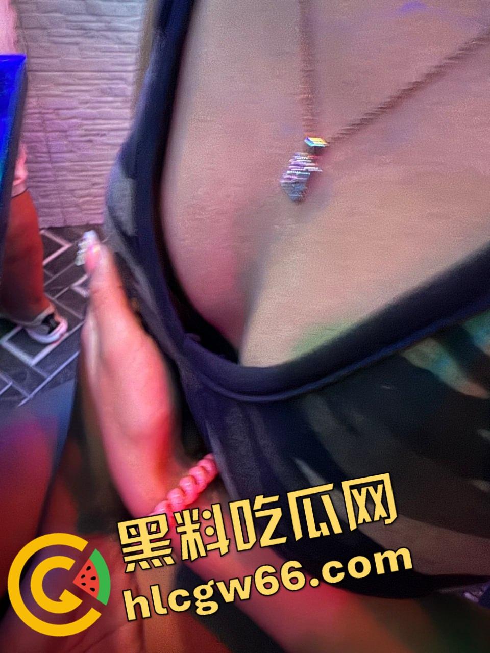 酒吧大奶实测夹火机，奶大不一定真牛，谁夹得住谁才配上床，不夹火机的别给我约！  第6张