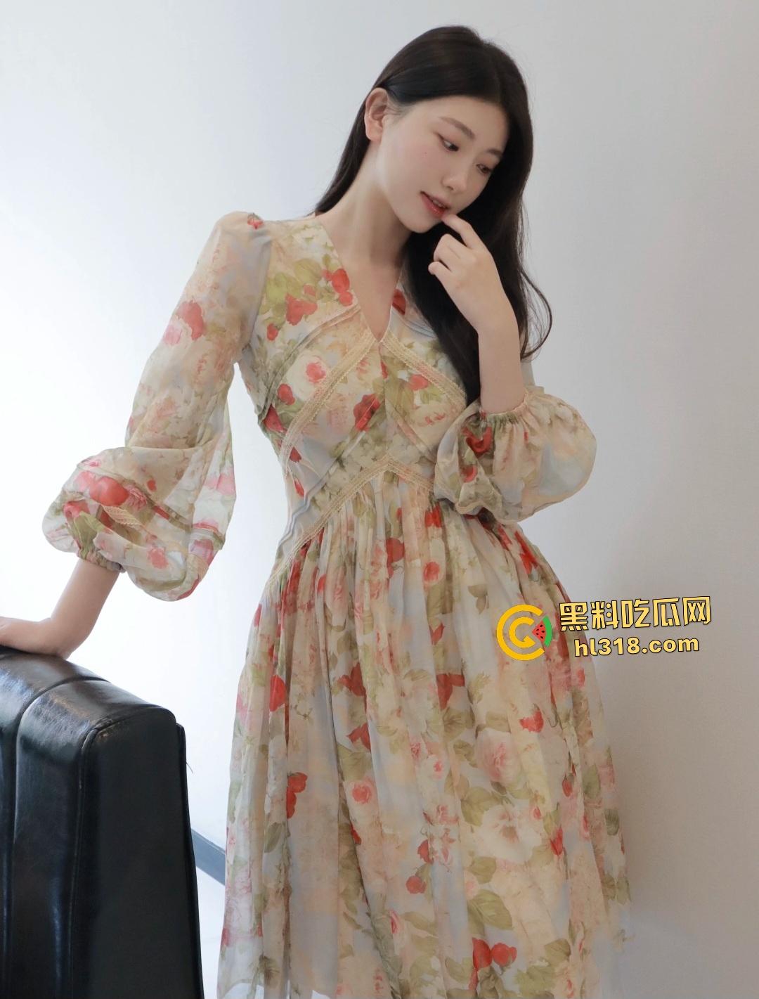 小红书博主【xxlhan】老公出差在广州找老黑狂操骚逼，黑鬼操的太猛，把少妇的脚都快压断了！  第3张