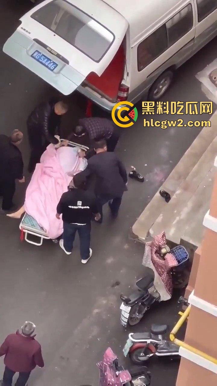 郑州男子跳楼惨烈收场，脑袋撞窗沿直接分离，场面堪比关公斩华雄！  第6张