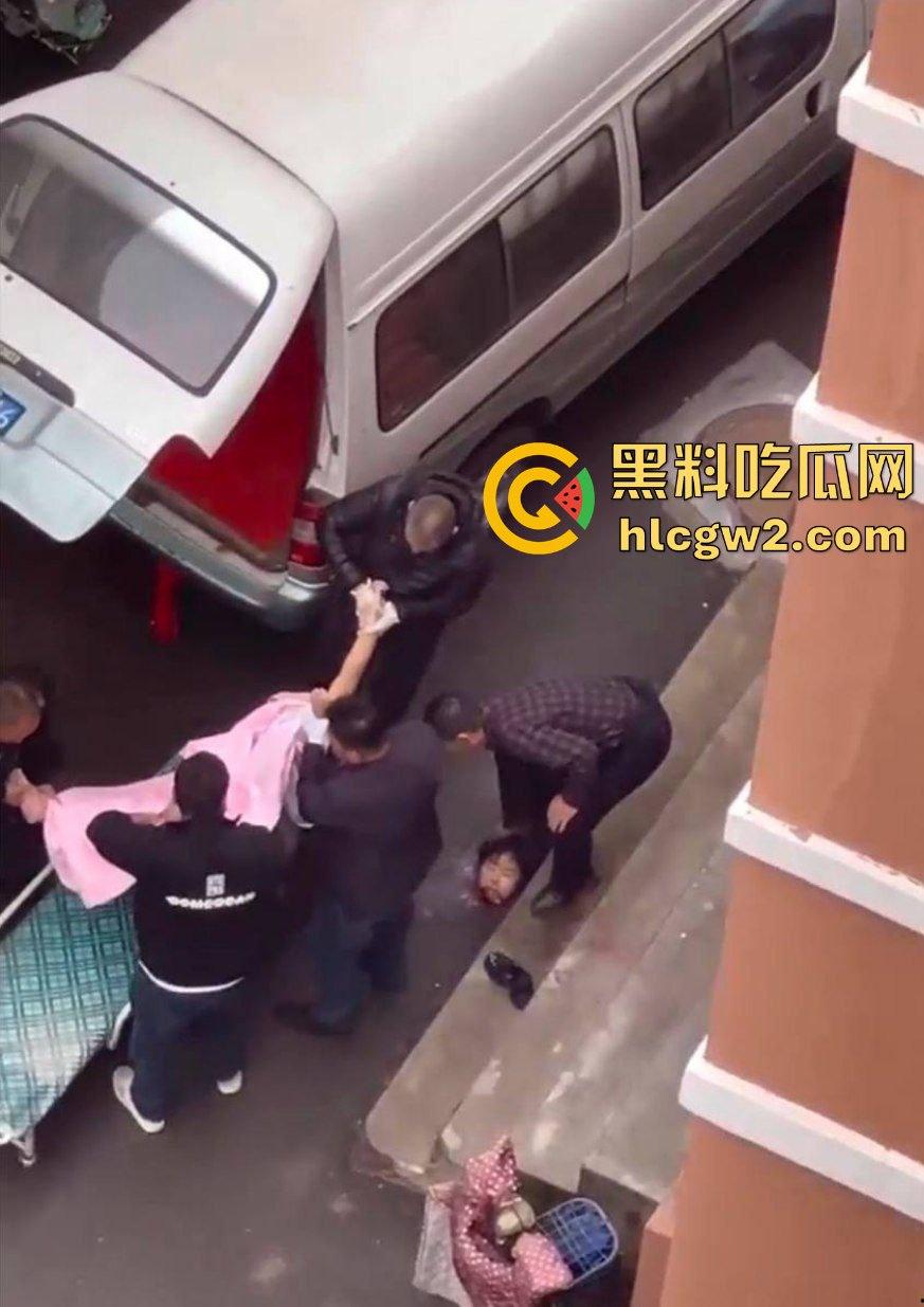 郑州男子跳楼惨烈收场，脑袋撞窗沿直接分离，场面堪比关公斩华雄！  第7张