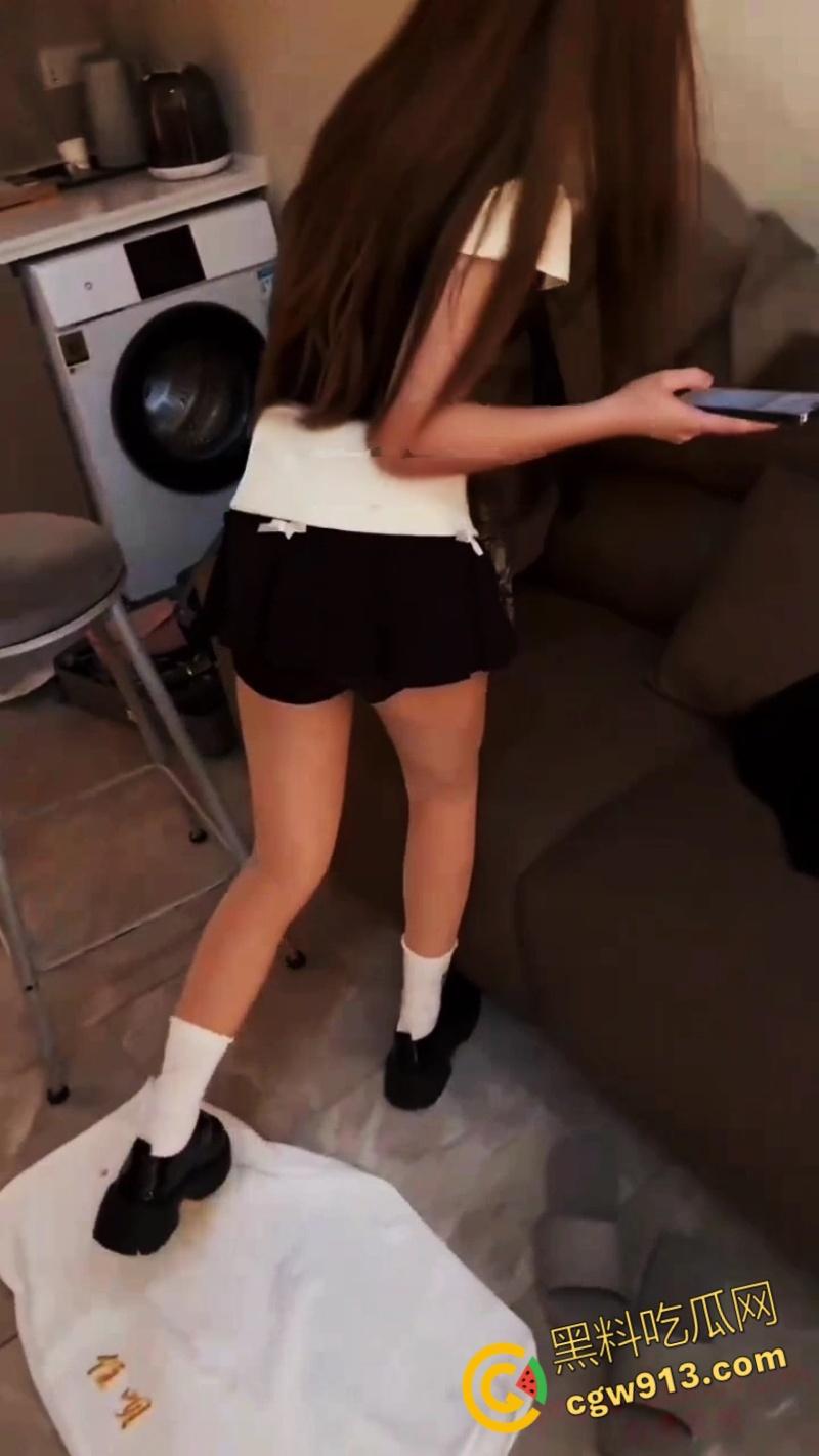 江南第一深情元歌的恋爱日记，约炮00后白袜甜妹女大，蒙眼调教良家嫩妹，后入无套操的哗哗乱叫 ！  第2张