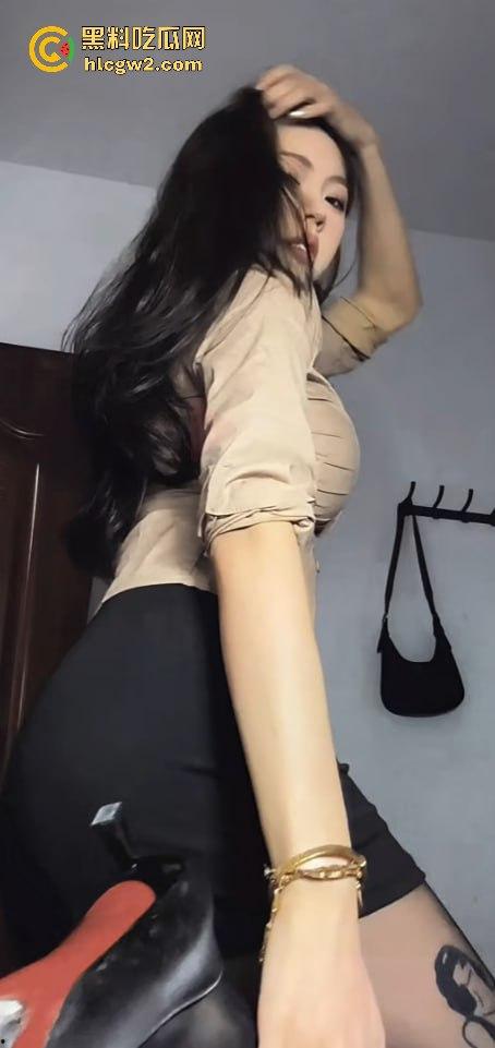 快手抖音网红【嫂子】被灌醉强上！视频流出，欲拒还迎的表情看得人撩人至极！独家爆料！  第4张